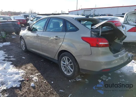 2016 Ford Focus Se z USA, uszkodzony, nr VIN 1FADP3F28GL220444